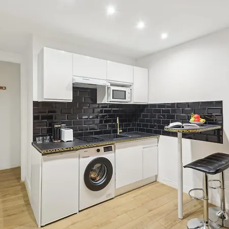 Apartmán Bnbnova - Louvre & Tuileries Gardens *