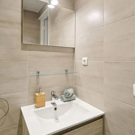 Bnbnova - Louvre & Tuileries Gardens Apartmán