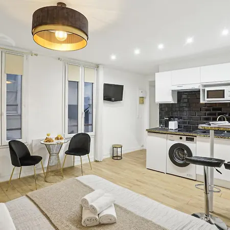 Bnbnova - Louvre & Tuileries Gardens Apartmán